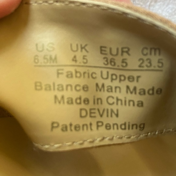 Naturalizer 3 inch heeled sandals. “Devin” tan/beige platform (narrow width). - Picture 3 of 9